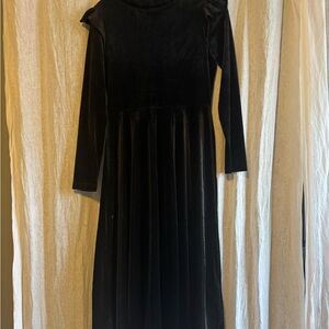 Ivy City Co Black Velvet Long Sleeve Dress